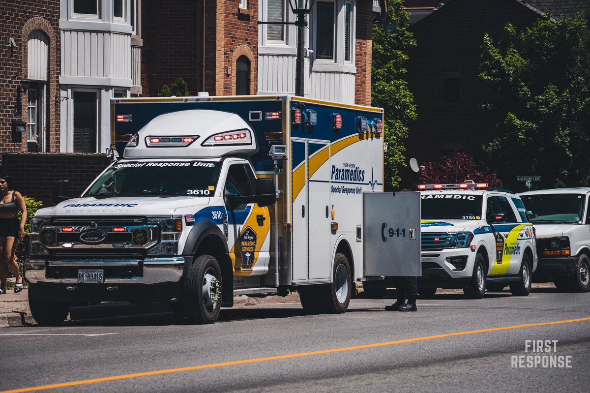 FirstResponseP1's tweet photo. York Paramedics on-scene of a fatal 2nd alarm fire in the Woodbridge area, earlier today 🔥⛑
•
•
#yorkregionparamedics #yorkparamedics #paramedic #ems #medical #ambulance #ford #structurefire #2ndalarm #sru #specialresponseunit #emergencyservices #vaughan #yorkregion #ontario https://t.co/RS0Frr7ZZs