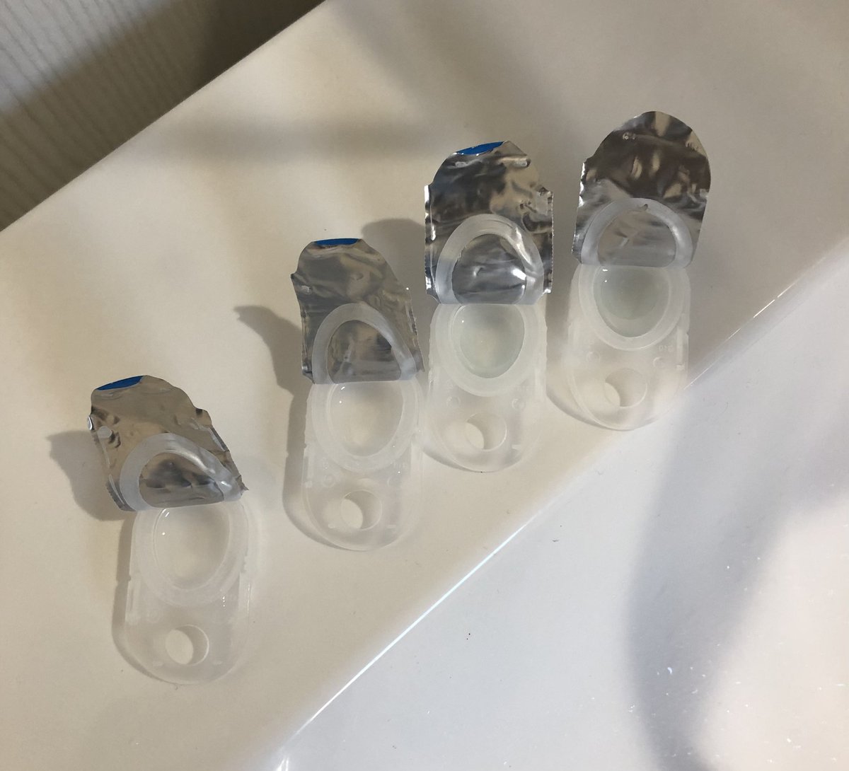 4つ…だと…!!?朝から俺の中の両面宿儺が会社へ行くなと暴れているにちがいない…
#パパは虎杖悠仁
#コンタクト #呪術廻戦 