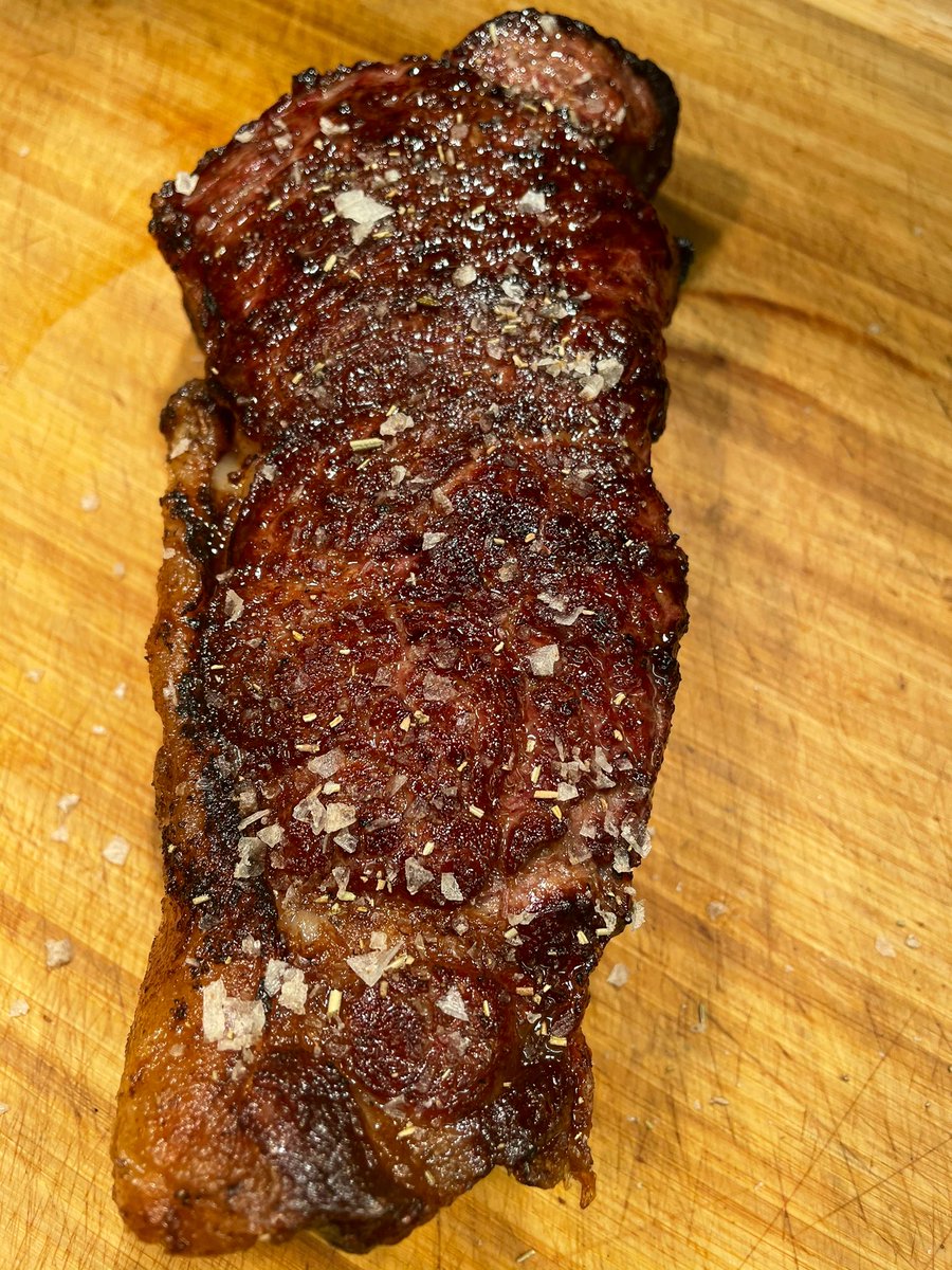 squarebistro's tweet photo. Rested & ready to slice #saltagedbeef #supportlocal https://t.co/HtFbB6A3VB