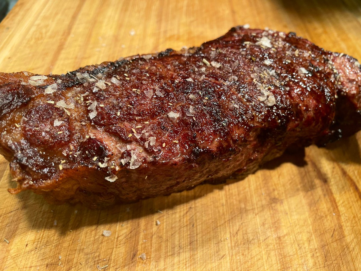 squarebistro's tweet photo. Rested & ready to slice #saltagedbeef #supportlocal https://t.co/HtFbB6A3VB