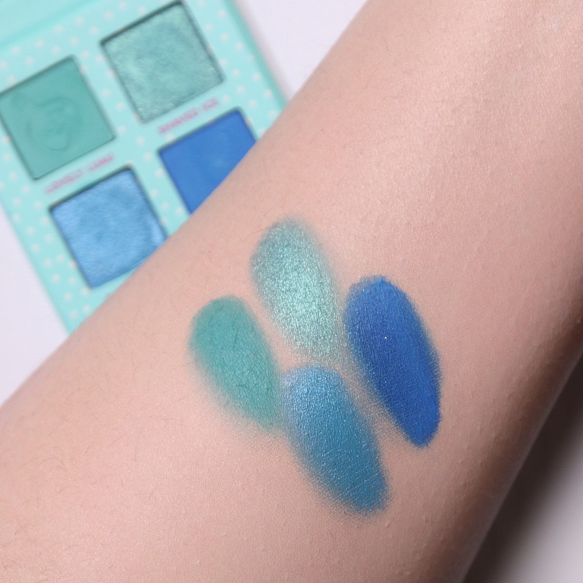 ColourPopCo's tweet photo. juicy fruity swatches πβ¨
πCherry Sweet | pinks
πPineapple Cake | yellows
πTeenie Kini | oranges
π₯₯Coco Cutie | blues
Launching 6/17 at 10am PST on https://t.co/5C9dbszKrN + FREE WORLD WIDE SHIPPING ALL MONTH LONG! βοΈ
RED: @ηε°η½ε
ε©ε©
#HelloKittyXColourPop https://t.co/DWaMpAi4BA