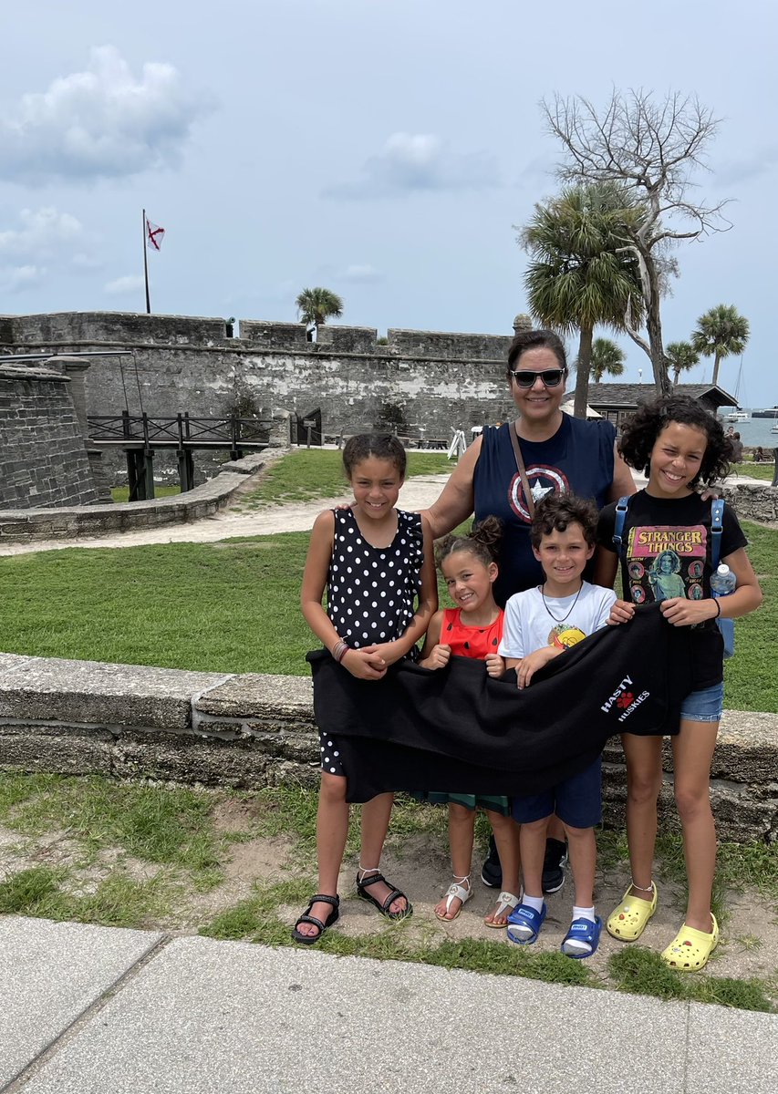 evanseinsteins's tweet photo. Our Hasty Husky blanket followed us to St. Augustine, Florida as we visited the oldest wooden schoolhouse in the USA and The Castillo de San Marcos National Monument! #hastyletthedogsout #lovinghistory @Hasty_Huskies @MRegan0123 @SandiHarrison22 @Beth_Coryell https://t.co/06SfQPZZhX