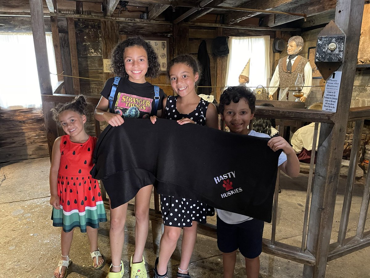 evanseinsteins's tweet photo. Our Hasty Husky blanket followed us to St. Augustine, Florida as we visited the oldest wooden schoolhouse in the USA and The Castillo de San Marcos National Monument! #hastyletthedogsout #lovinghistory @Hasty_Huskies @MRegan0123 @SandiHarrison22 @Beth_Coryell https://t.co/06SfQPZZhX