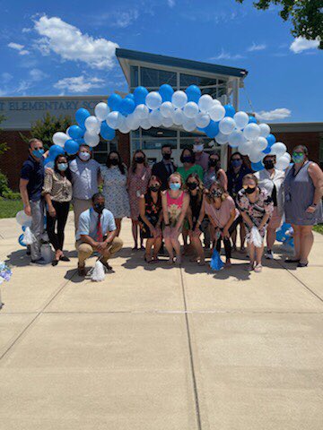 WE ARE…PROMOTED! 5th graders had their drive thru promotion today! So proud of our #panthers!! Thank you to the #PTA for decorating! <a href="/MrMoltZ/">Mr. Moltz 🍎👨‍🏫</a> <a href="/AlexisAllively/">Alexis Lively</a> <a href="/Gordon_ChrisG/">Chris Gordon</a> <a href="/StaceyFJones/">Stacey Jones</a> @MsMPendergast <a href="/AACountySchools/">AACPS</a> <a href="/MrsMillettPE/">Mrs. Millett, NBCT</a>
