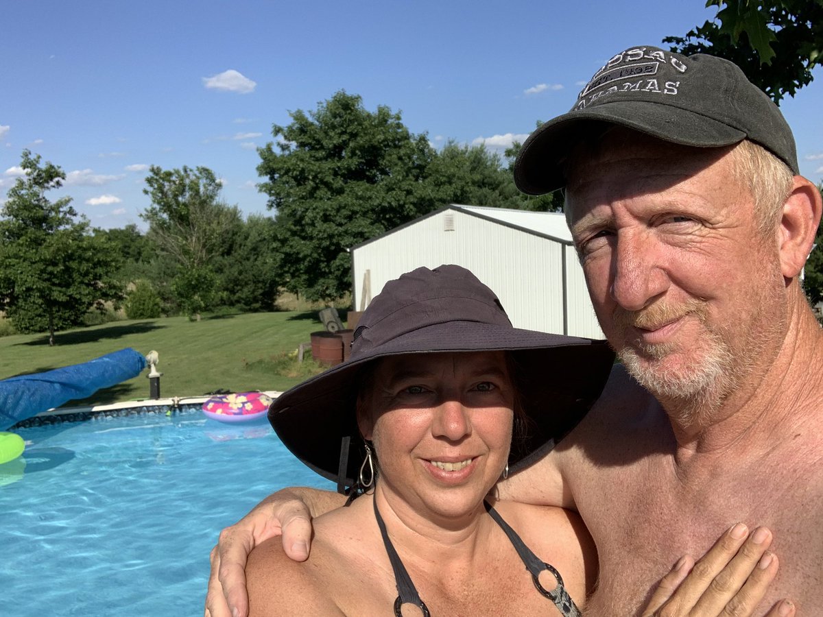 listenerjim1's tweet photo. Pool time is the best time.. #afterWorkLife https://t.co/h0QCc2zkDX