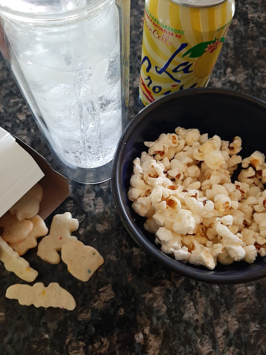 simranghoman's tweet photo. Thank you UAlberta Dept of Pediatrics for the wonderful trainee celebration event this afternoon, and for the delicious snack pack!! Both were very much enjoyed #UofAPeds #pediatrics #UAlberta @UAlberta @UAlberta_FoMD @JudithChrystal @TamaraVineberg https://t.co/i0HwgMdIXX