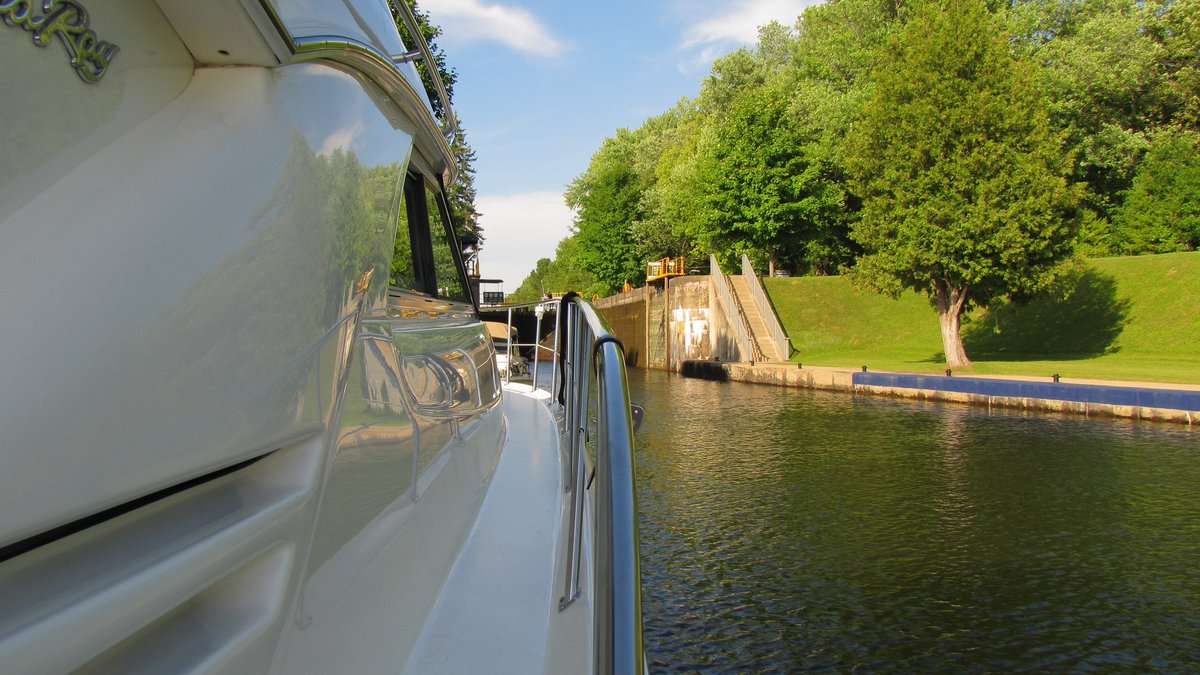 BoatingBoogaboo's tweet photo. #Boogaboo
#SeaRay
#TrentSevernWaterway 😎 https://t.co/yjbcCVPfnB