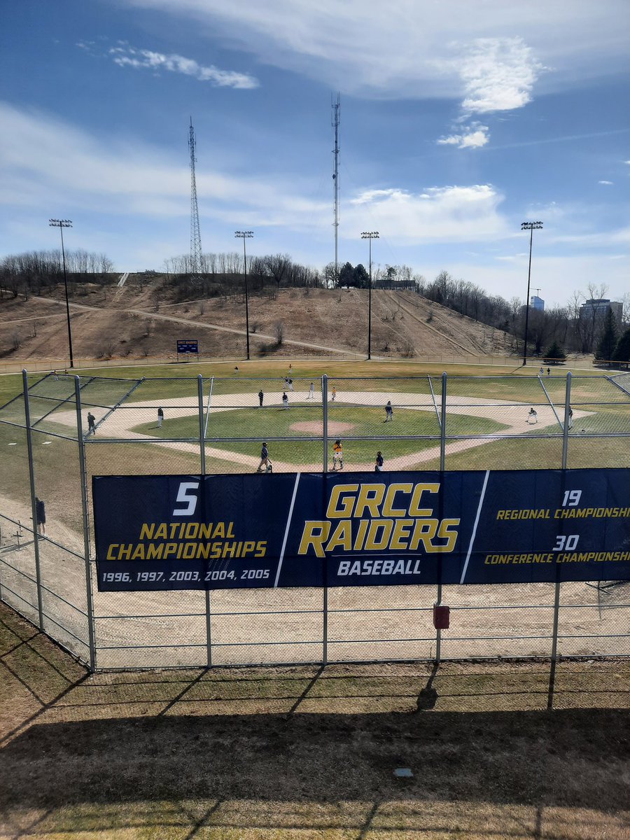 Very proud of our student athletes for their performance this year on &amp; off the field. Here’s our players who won MCCAA Academic Awards: Dalton VanderArk, Caleb Engelsman, Matt Williams, Jeremy Marble, Collin Bradley, Aaron West, Ryan Dykstra, Brad Dunn, Joe Hoeks, Brady Owens ⚾️
