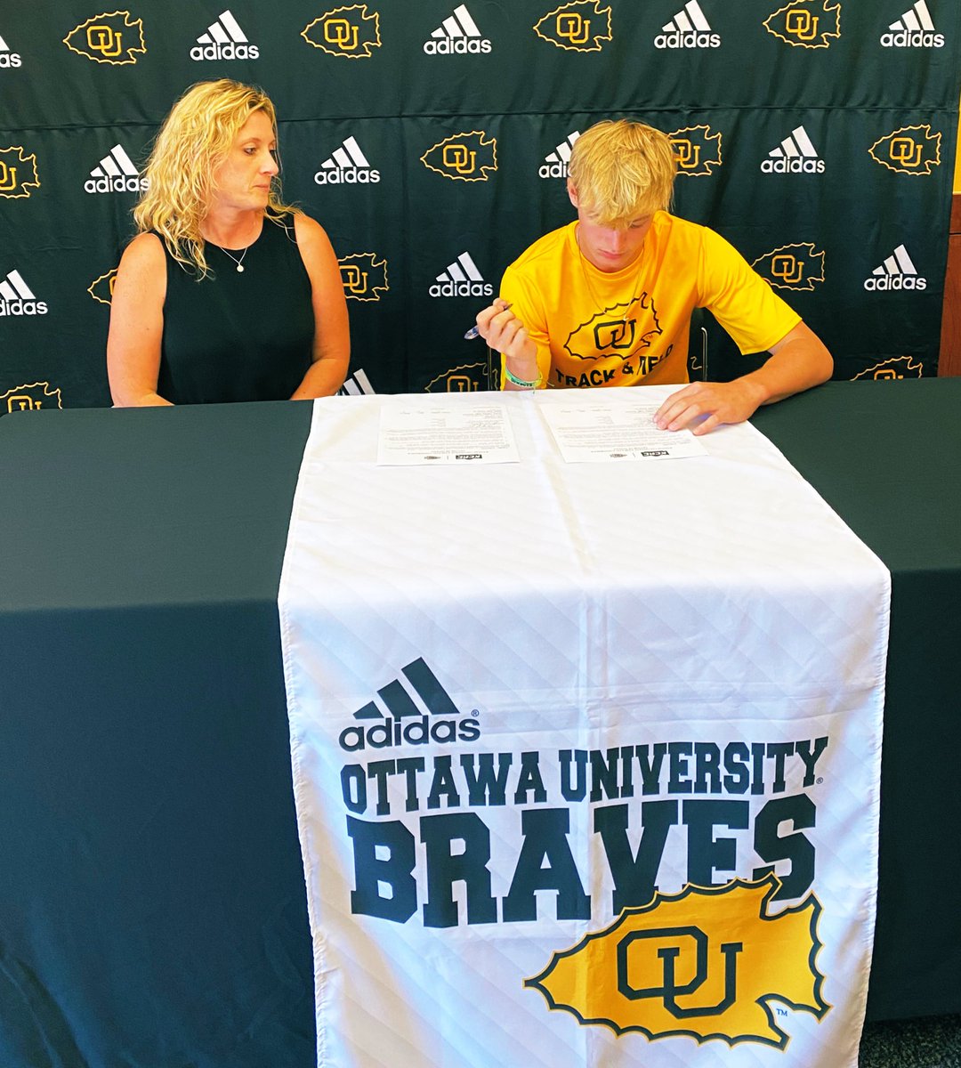 Make that 2 Eagles headed to Ottawa! All-State senior, Carter Vrlenich signs with the Braves to continue his Track and Field career. In only one season with the Eagles, Carter made his presence known and OU saw his value. Great athlete and kid!