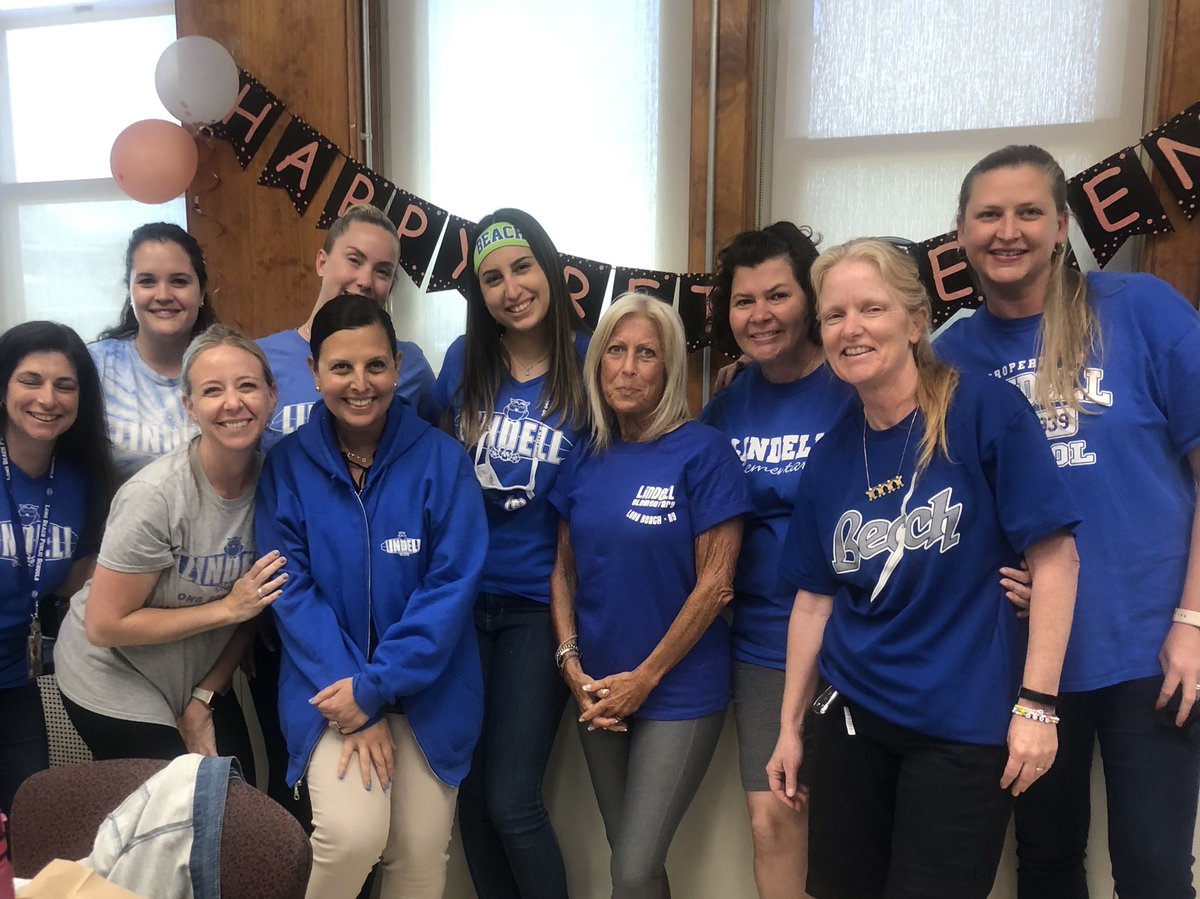 Another great day to celebrate how much ‘We 💙 LB’🏃🏼‍♀️🏄‍♀️⛱ #Lindell. So much fun each day this week!  <a href="/Jennifer_LynnP/">Jennifer Pullara</a> Jennifer_LynnP <a href="/LBSchoolsNY/">LongBeachSchools</a> #ProudToBeLB #lastdaysgoingtoofast