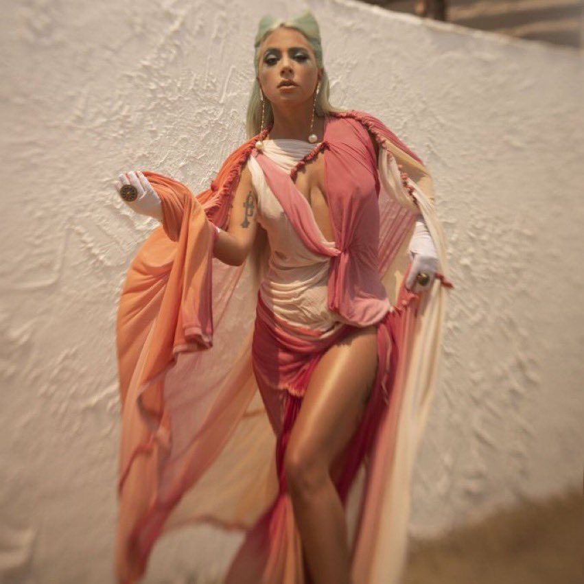hausofgagaicon's tweet photo. best video ever. misunderstood masterpiece.
#LadyGaga #Chromatica #911Video https://t.co/b4YJtmyCLR