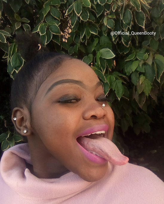 👅Stick it out baby👅https://t.co/zgnuh15z4i
#longuetongue #tongue #QueenBootyXXX #tonguefetish #tongueout