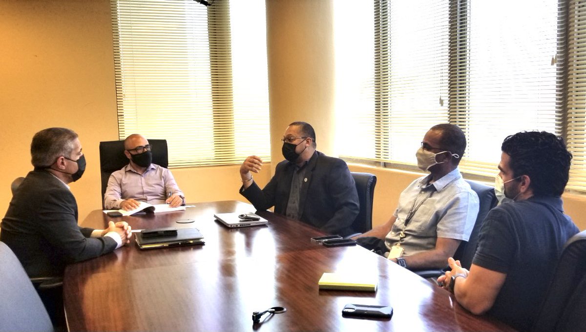 NETPRonline's tweet photo. El presidente del Negociado de Telecomunicaciones de la @JuntaJRSP, Ing. Ian Carlo Serna, dialoga con el Gerente de Programa del Departamento de Seguridad Nacional (@DHSgov / @fema) Manny Centeno, sobre la operación del Sistema Público Integrado de Alerta de Emergencia (IPAWS). https://t.co/Q1fwemkBQj