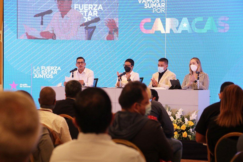 ErikaPSUV's tweet photo. Ponemos en marcha la segunda fase de inscripción en el RUC con nuevos beneficios tributarios de hasta 80% de rebajas en el pago de impuestos y también, modernizamos la Dirección General de Catastro con la inclusión de sus trámites a esta plataforma.
¡Sumemos por Caracas! https://t.co/F7VMMiPCLd