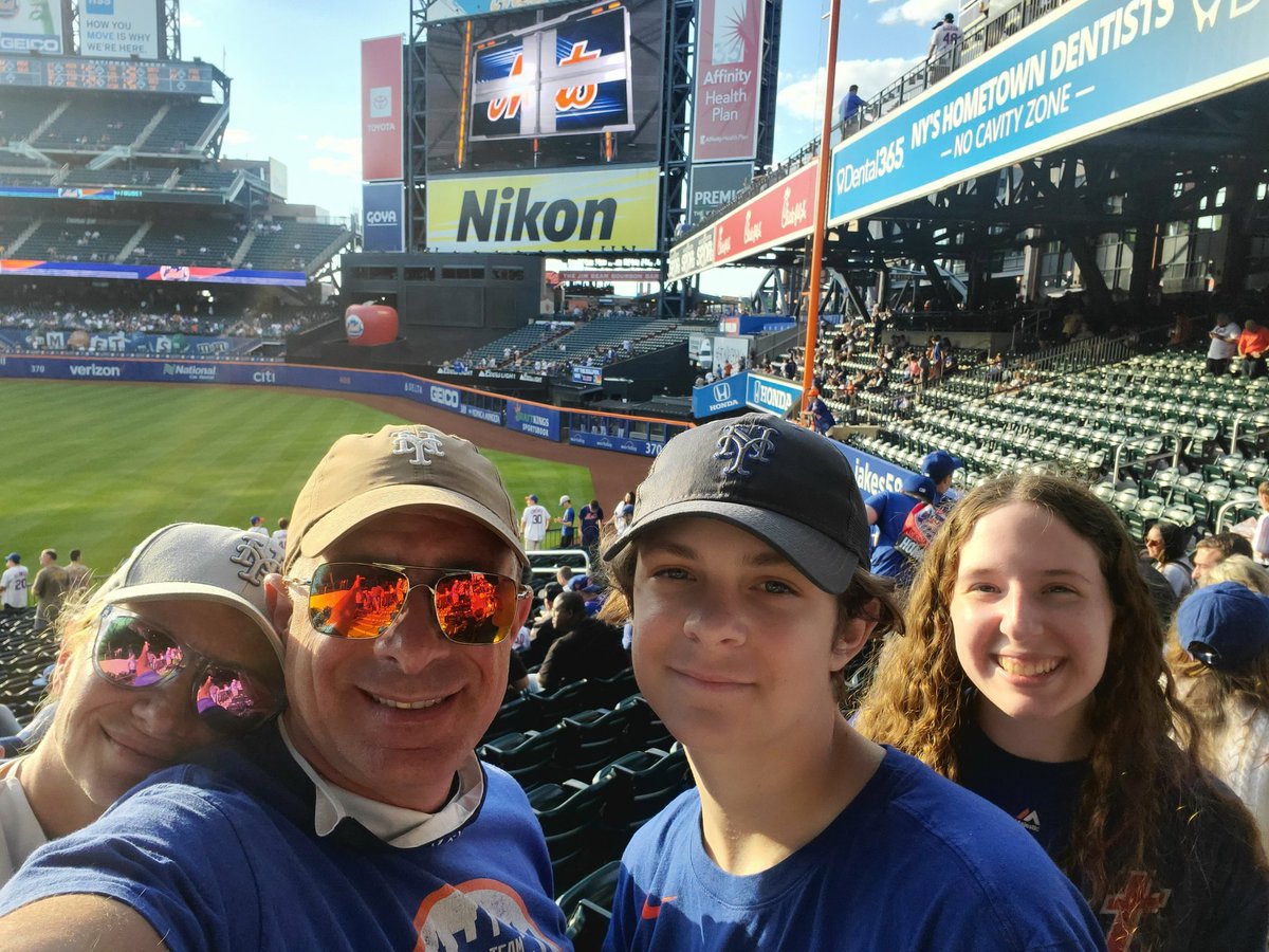 Johnneyi's tweet photo. #nikonmets https://t.co/oFRNX89Kwe