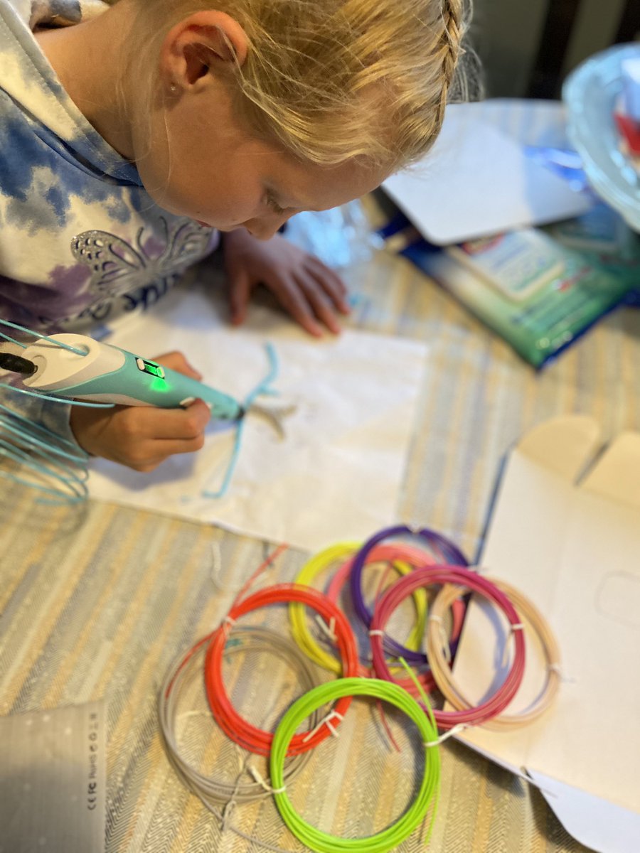 HDDawe's tweet image. Testing out her mom’s new toy for the classroom! First design was a whale’s tail whale’s tail! #3Dprinting #3Dpen #designandcreate #whalestail @MmeLindsay