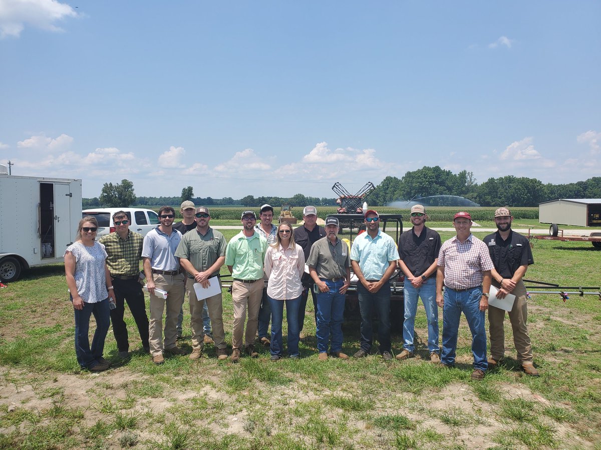 PrecAgEngineer's tweet image. Great time training @UGAExtension agents on nozzle selection, sprayer cal. and precision technologies today. Thanks to Wade Parker for lining up this in-person hands-on training for new agents &amp;amp; to all the agents for being so interactive!! @GAPrecisionAg #agentraining #spraytech