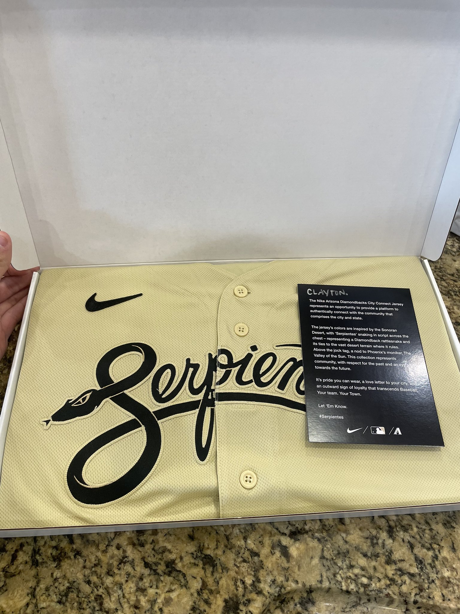 X \ Arizona Diamondbacks على X: RT @ClaytonKeller37: Thanks to the @Dbacks  for sending me this cool Nike City Connect #Serpientes jersey. 🔥