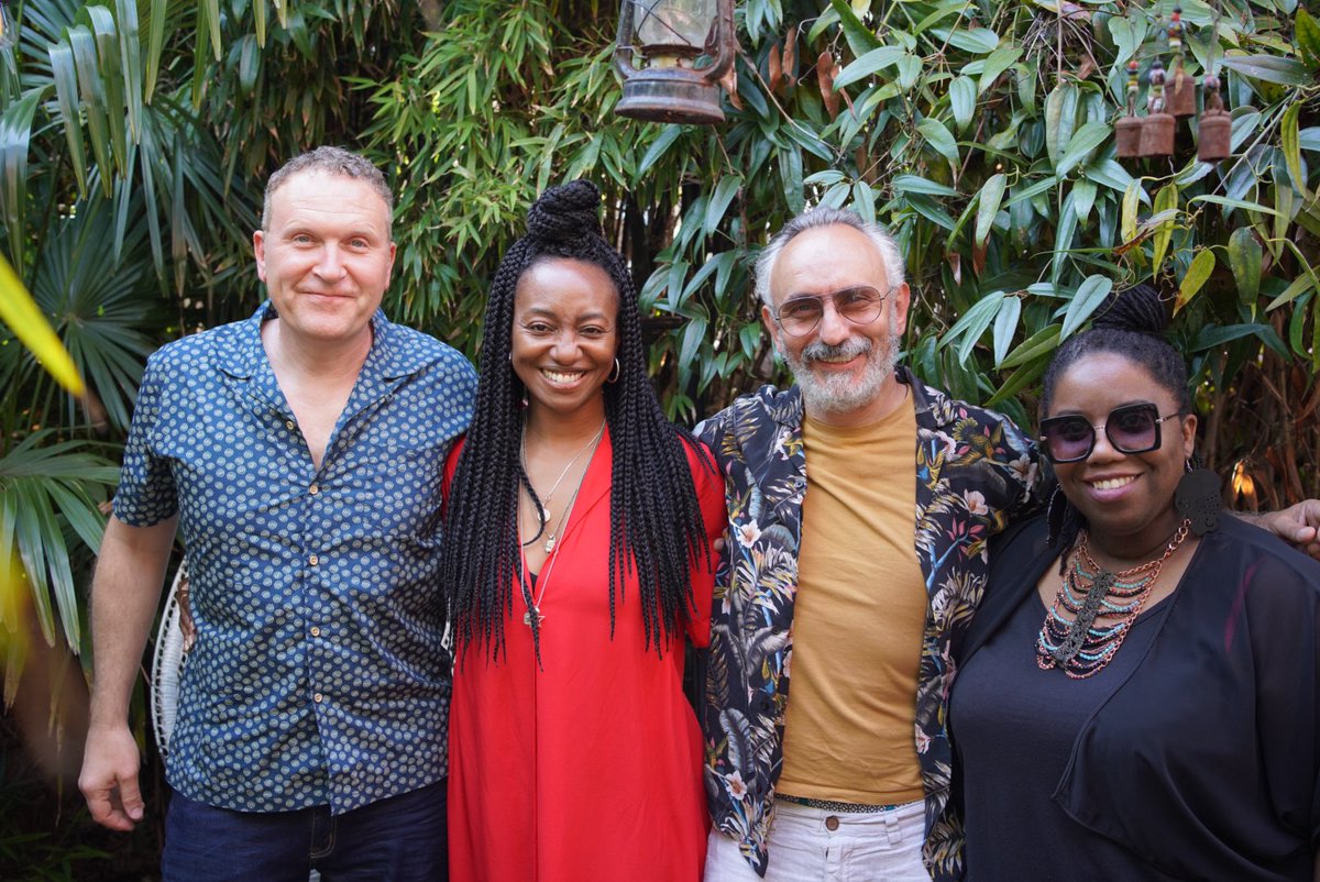 MikeLindup's tweet image. Fantastic backing vocals day part 2 - blessed to have the vocal class of @vanessafreeman and Lucita Jules now gracing two of the tracks on #changes2 assisted by co-producers Mike Patto &amp;amp; @tonieconomides - studio courtyard green shade welcome at 30C!