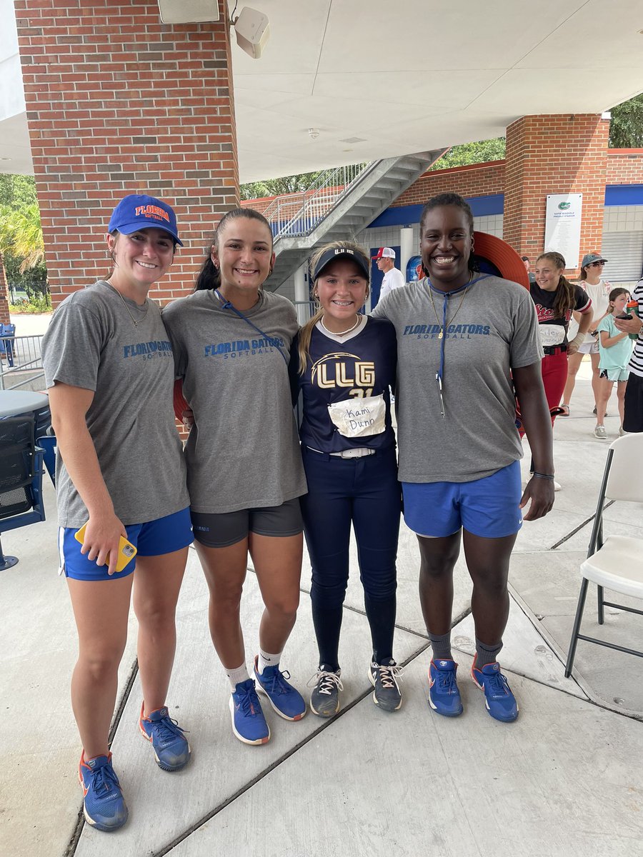 kamidunn31's tweet photo. Had a blast working with @_TimWalton @Coach_AT and @GatorsSB. Gaining some more knowledge about the game!💪🏼🥎#LLGSTRONG @LLGCOACH @richardsextonjr https://t.co/DOCG9XLRIl