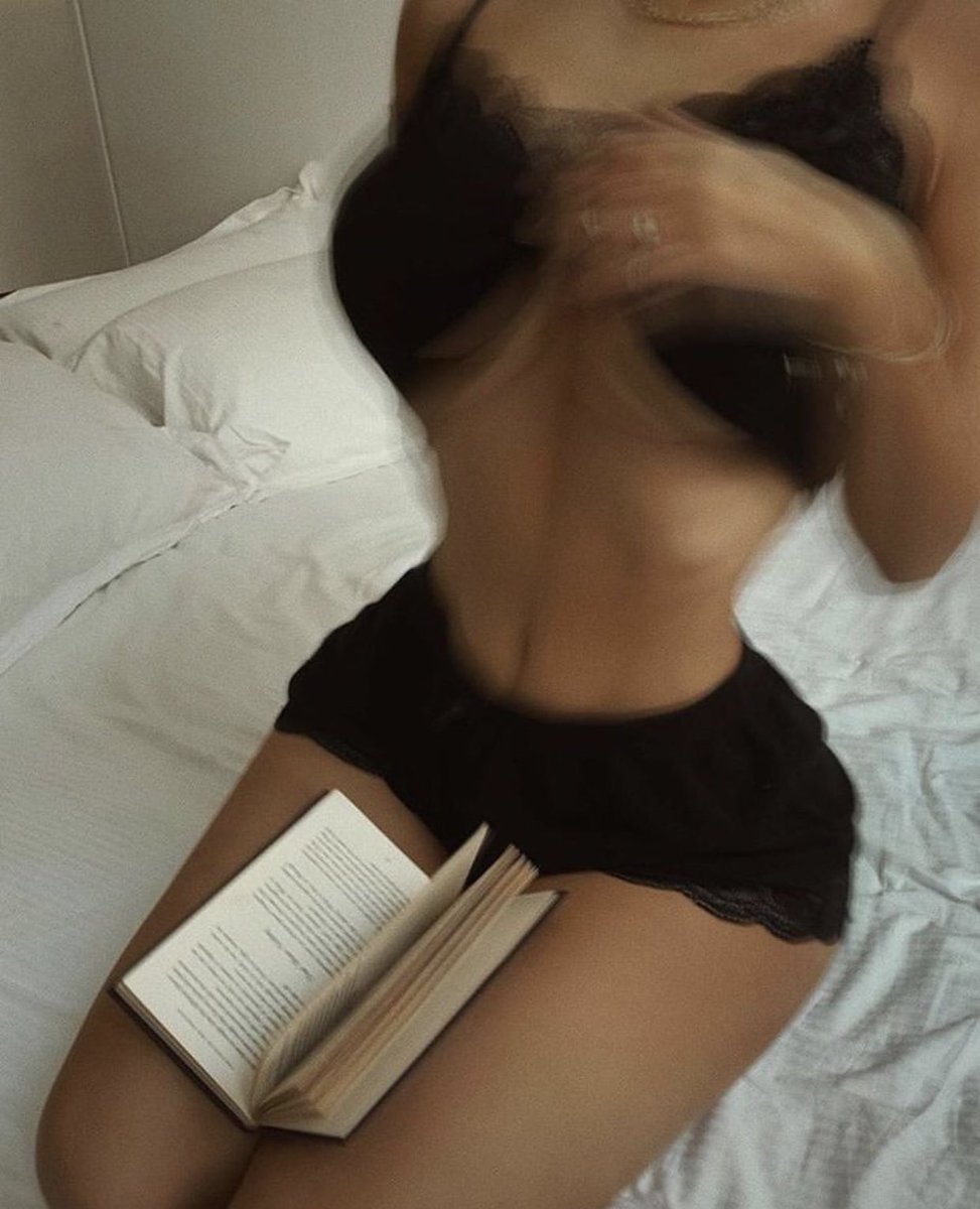 R_MT7RRH's tweet photo. خصري وحده من يستطيعُ التحدث بسبع لغات🔥🍷

#انثى #متحرر_متحرره https://t.co/ANkgUU1iiR
