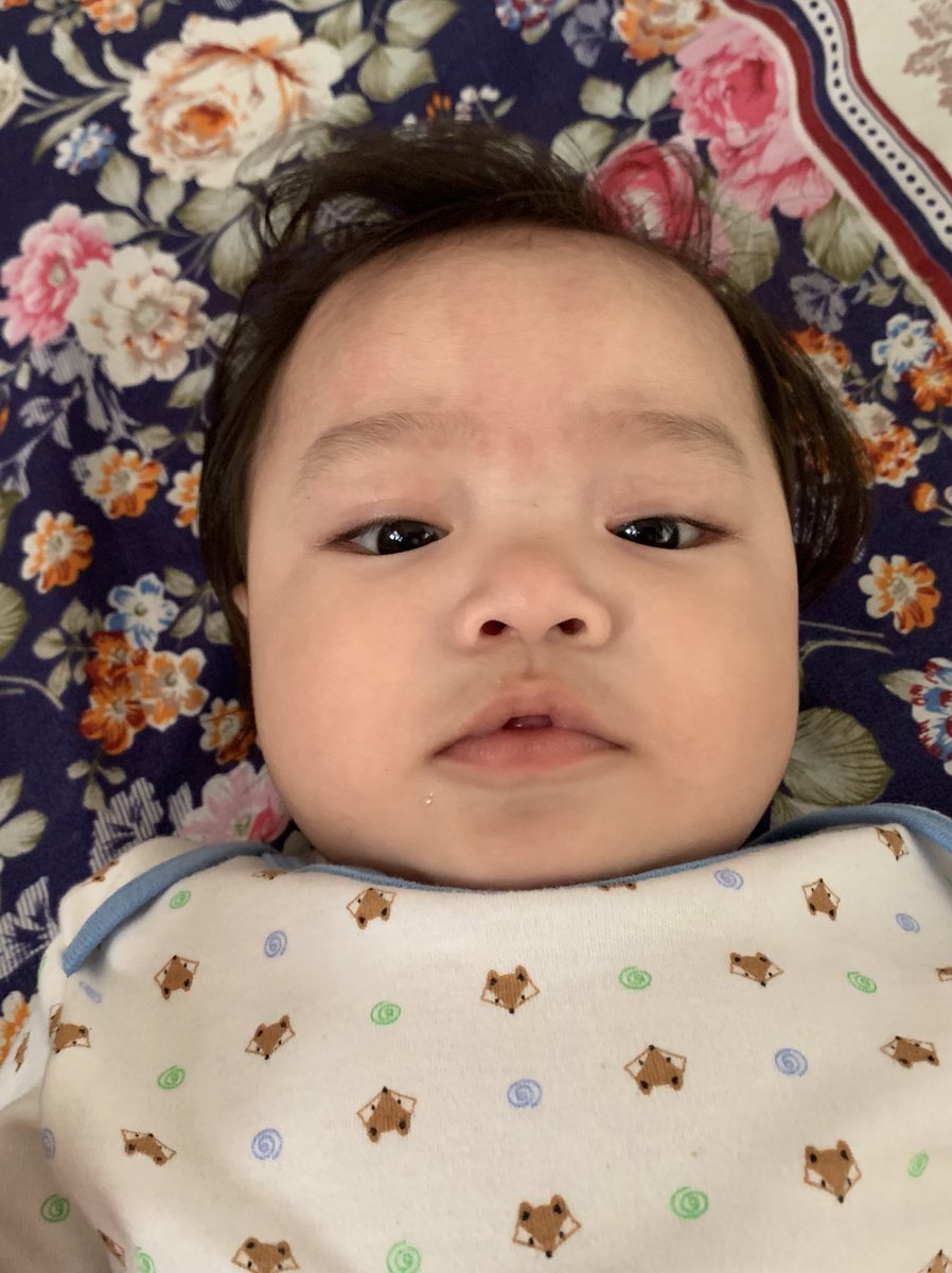 caaalyy's tweet photo. Lahat na lang namana mo sa tatay mo pati pagiging hikain namana mo 😔 pagaling na ikaw bebe ko 😘 https://t.co/GhaCN3cbI3