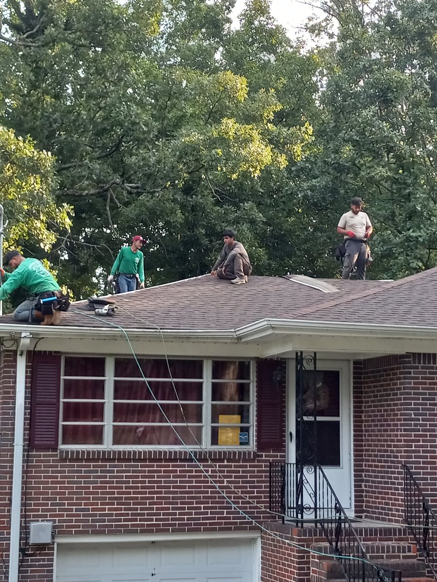 RoofAlabama's tweet image. DR.ROOF OF ALABAMA LLC HAS MADE ANOTHER HOMEOWNER VERY PLEASED! YOU'RE ONLY ONE PHONE CALL AWAY FROM GETTING YOUR ROOF REPLACEMENTS CONTACT US 205.203.7241
#FASTANDFAIR