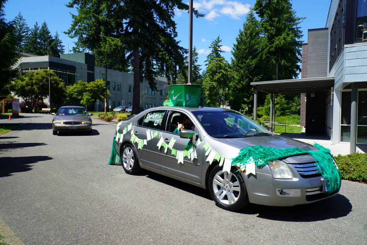 PWDenman's tweet photo. And the nominee for best @GreenRiverCC #CARmmencement rides are... #GRCgrad #wegatordone https://t.co/fPhkJ429eU