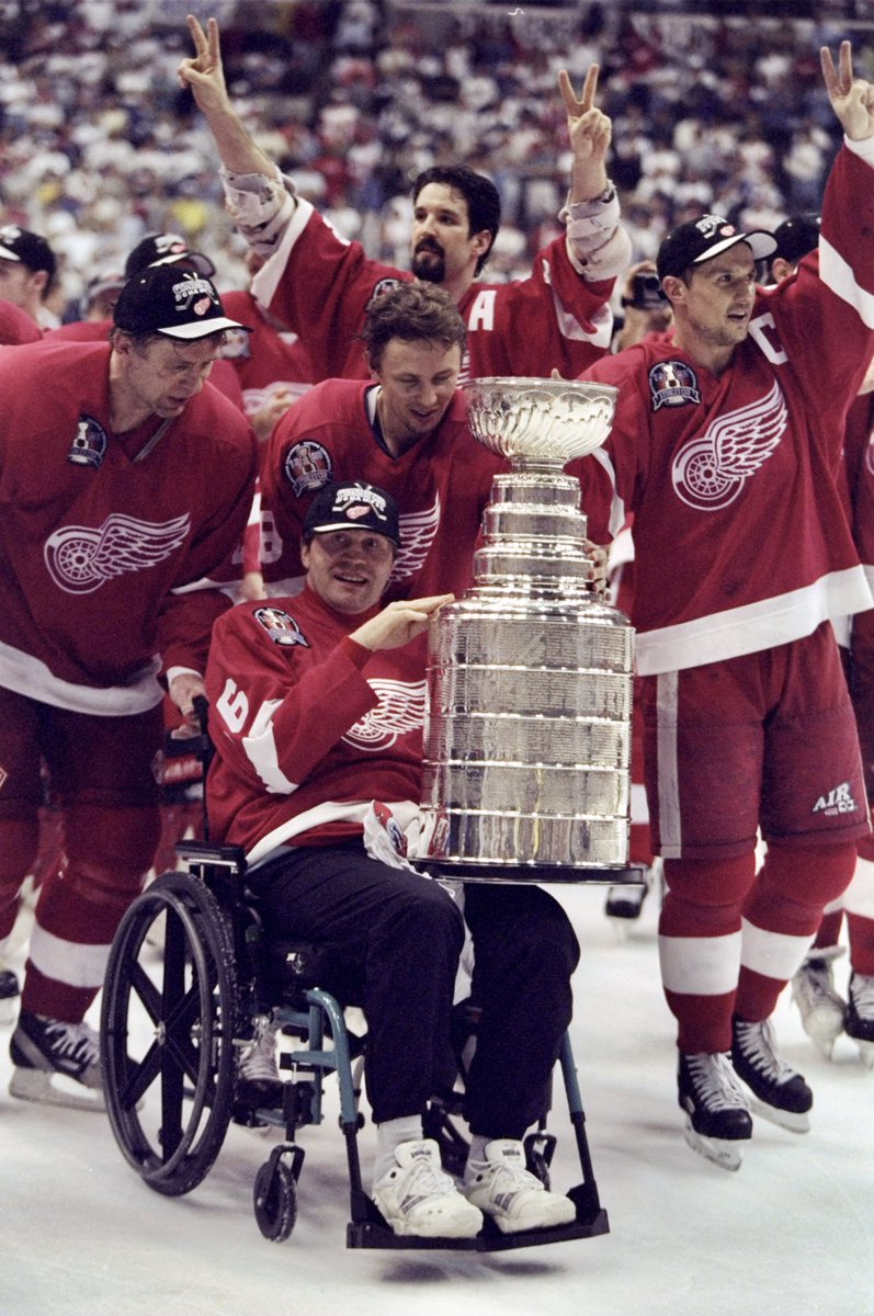 NHL Alumni (@nhlalumni) on Twitter photo On this day in 1998: The <a href="/DetroitRedWings/">Detroit Red Wings</a> defeated the Capitals to win the #StanleyCup. Captain, Steve Yzerman, handed the Cup to teammate Vladimir Konstantinov, to celebrate the team's back-to-back championship win.
#OTD | #NHLAlumni | #LGRW On this day in 1998: The <a href="/DetroitRedWings/">Detroit Red Wings</a> defeated the Capitals to win the #StanleyCup. Captain, Steve Yzerman, handed the Cup to teammate Vladimir Konstantinov, to celebrate the team's back-to-back championship win.
#OTD | #NHLAlumni | #LGRW