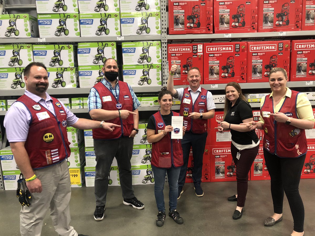1914Dedham's tweet photo. HUGE shout out to Joanne for improving safety and shrink in our store!! Thank you for your focus, partnership, and leadership!! @Bracken73P @SanjaPHopper @1914Dedham https://t.co/ubgE4Rf7Nb