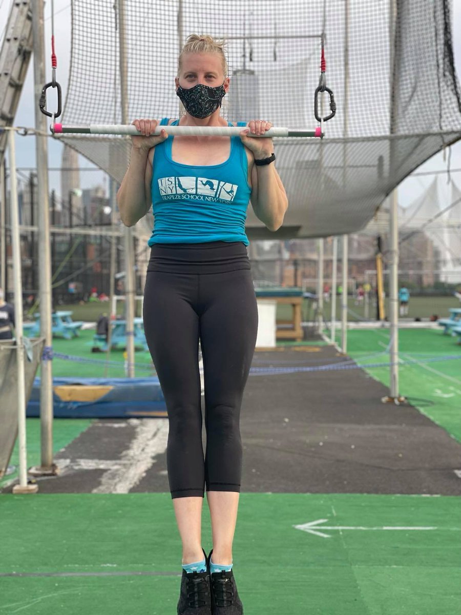Flying trapeze and a mastectomy 🤸‍♀️ Zane Wruble has been flying trapeze for 11 years. She’s also a BRCA previvor. Zane shares her perspective on how her mastectomy surgery went and the recovery process before getting back to flying trapeze. brightpink.org/blog/2021/06/0…