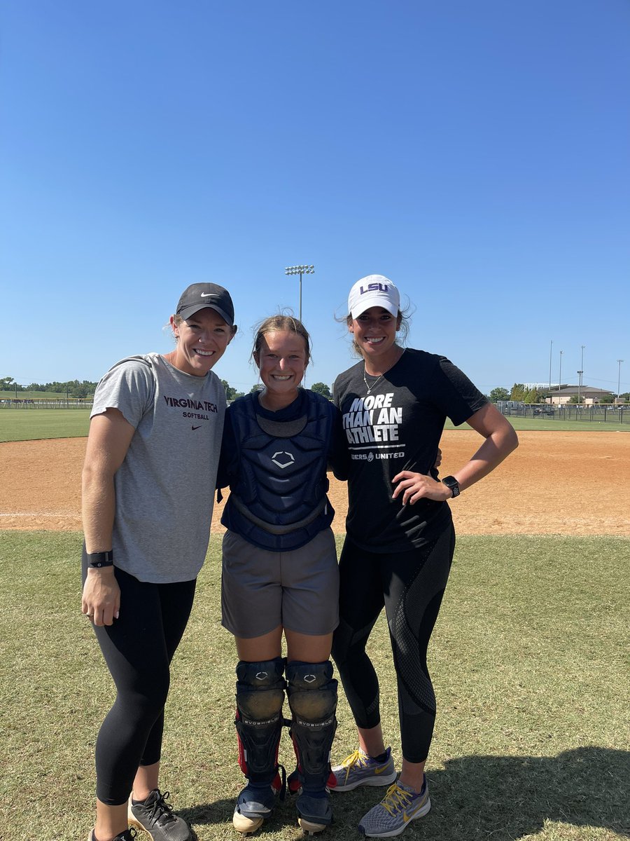 ✰raeghan carlson✰ tweet media