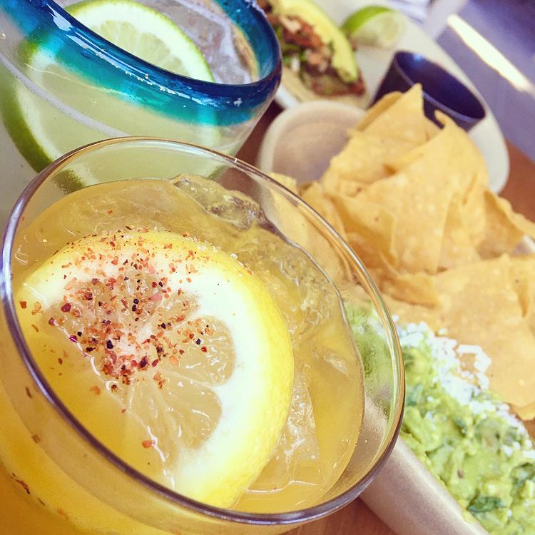 Happy Hour views... join us at our SF location every weekday, 3-5pm for deals on drinks, apps, and tacos. 
_______________________
📷: @yasminbythebay