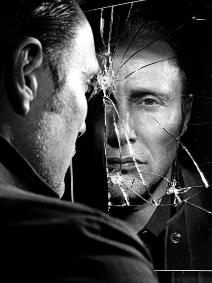 FinalGirl11's tweet photo. The mirror cracked because it couldn't handle his beauty😍 #MadsMikkelsen  ...or maybe a few headbutts idk? 😆♥️ https://t.co/mnHZxJXXRf