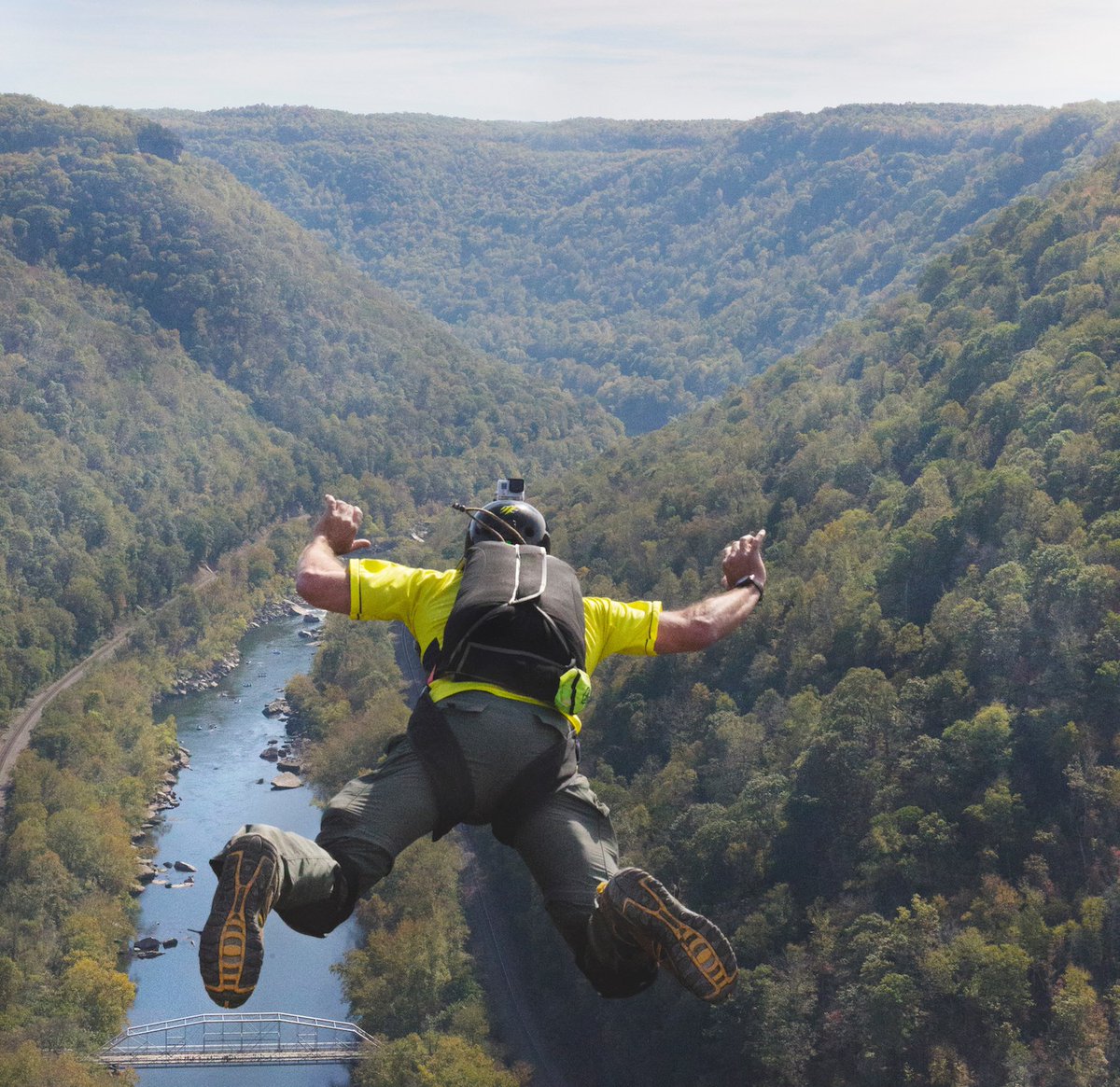bridgeday's tweet image. Bridge Day 2021 is only four months away! Visit the @newrivergorge website to book your lodging and activities now: bit.ly/3catfMw