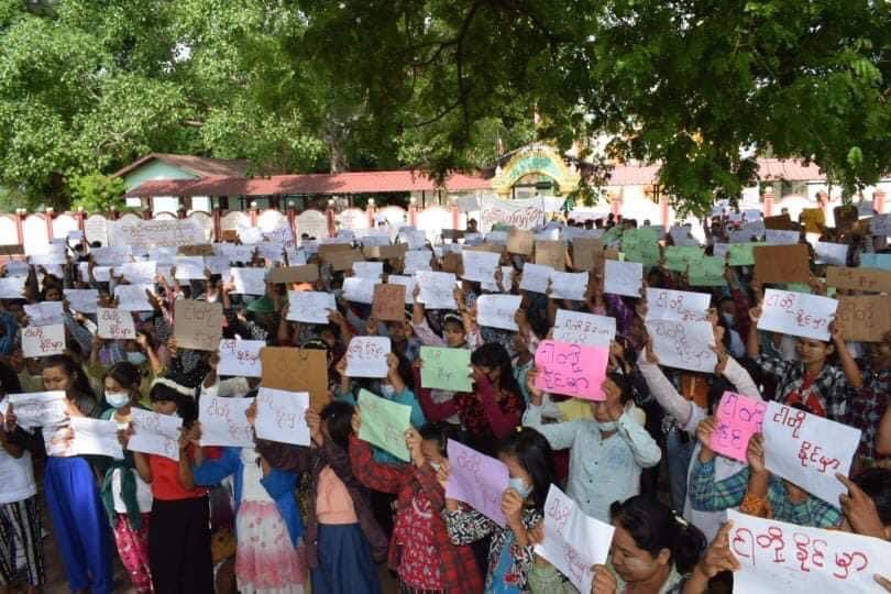 TostevinM's tweet image. Yet more protests against military rule in Myanmar today #WhatsHappeningInMyanmar