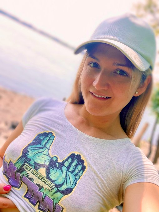 I just posted a new photoset on https://t.co/yUycQotMPe for you to have sweet dreams 😘⭐️ https://t.c