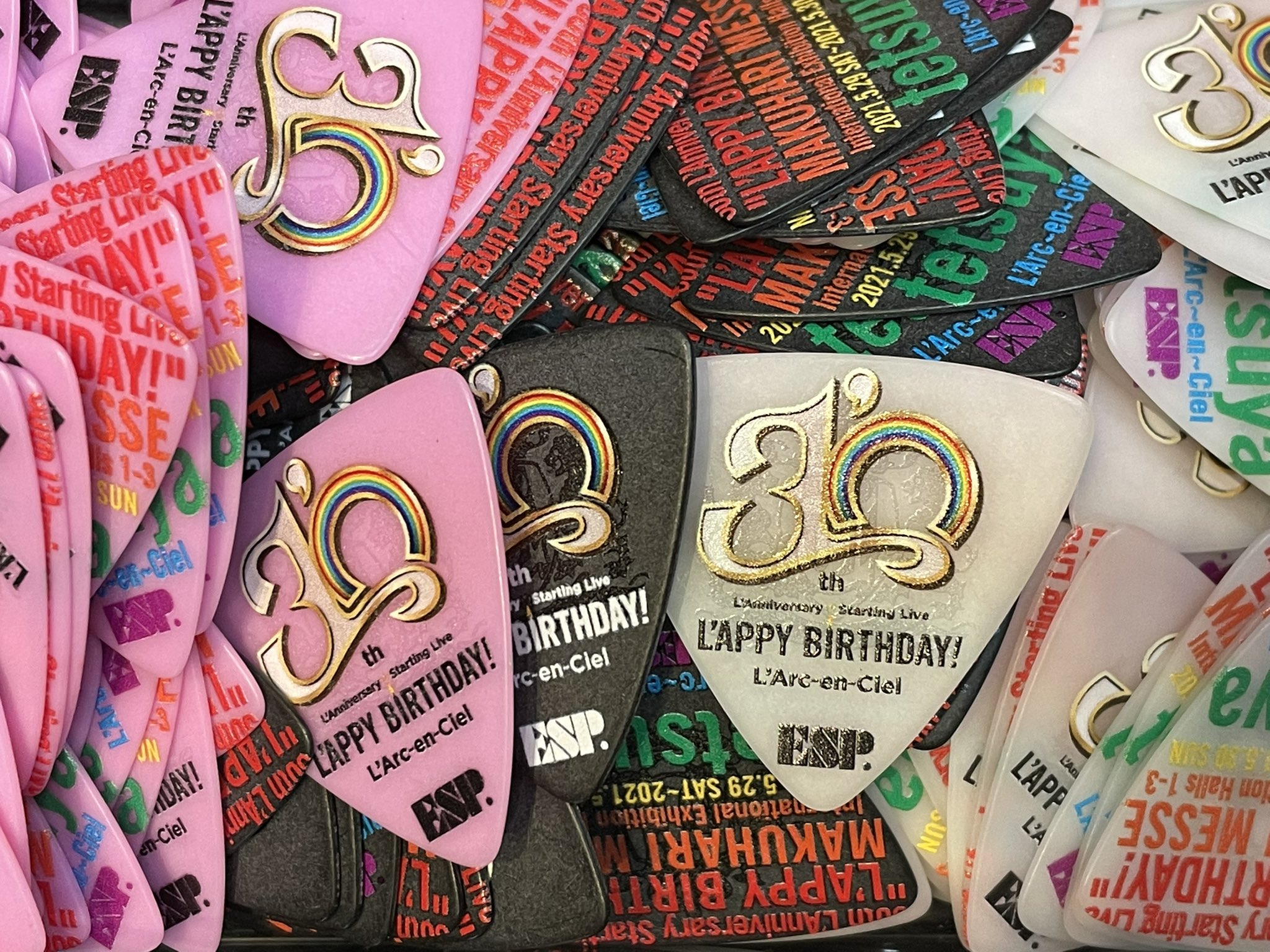 Esp御茶ノ水テクニカルハウス L Arc En Ciel 30th L Anniversary Starting Live L Appy Birthday を記念したtetsuyaピックが入荷 全3色で一枚 2 Tetsuya Larcenciel ラルク Lappybirthday ラピバ Espテクニカルハウス 御茶ノ水 T Esp御茶ノ水テクニカルハウス L Arc En Ciel 30th L Anniversary Starting Live L Appy Birthday を記念したtetsuyaピックが入荷 全3色で一枚 2 Tetsuya Larcenciel ラルク Lappybirthday ラピバ Espテクニカルハウス 御茶ノ水 T