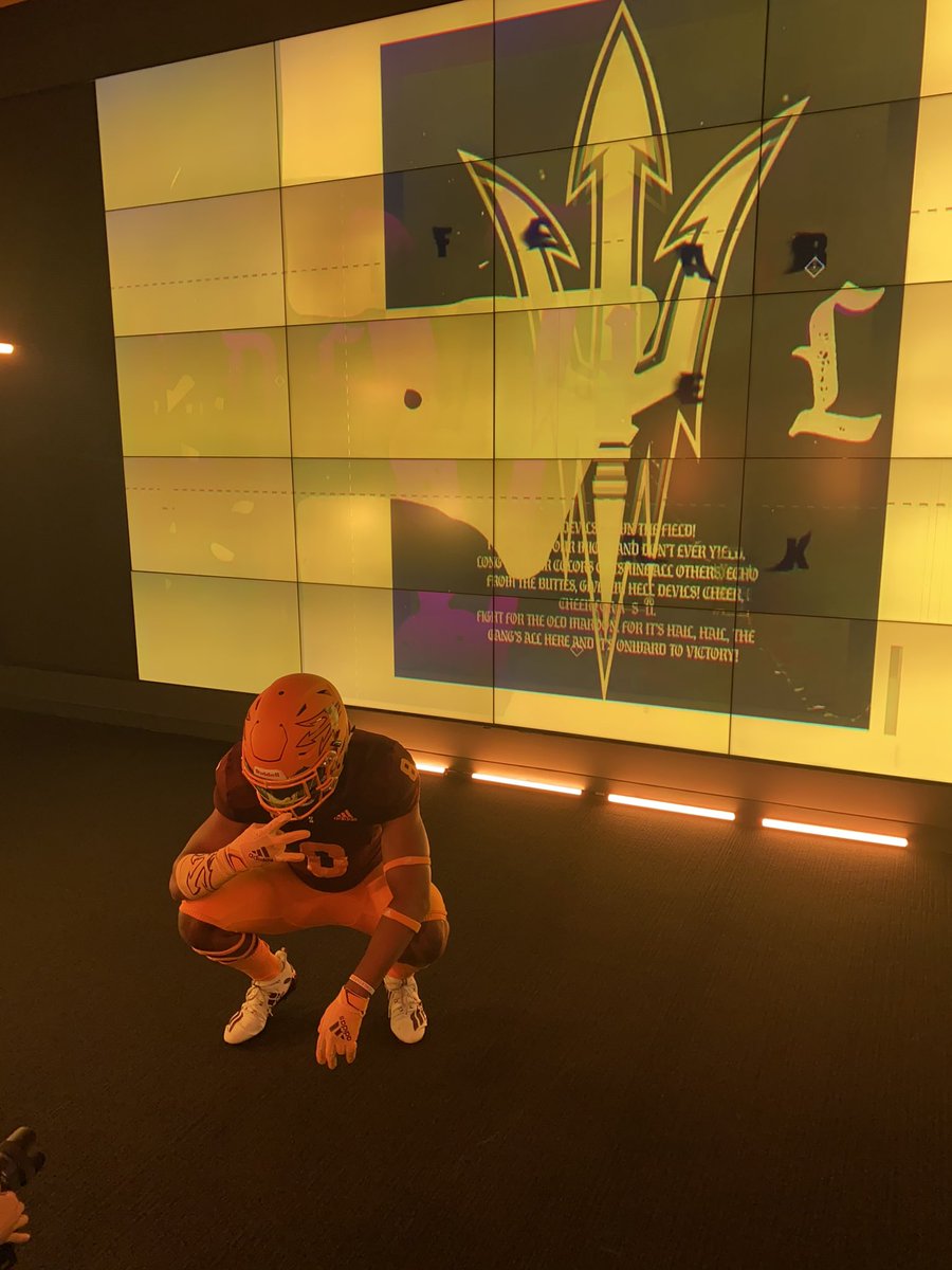 ShakaunBowser's tweet photo. Had a great time finally getting up to @ASUFootball  for a unofficial visit today! And meeting   @CoachRodASU!! Amazing facility! #ForksUp 🔱🔥👿 https://t.co/n1AQlKXfmn