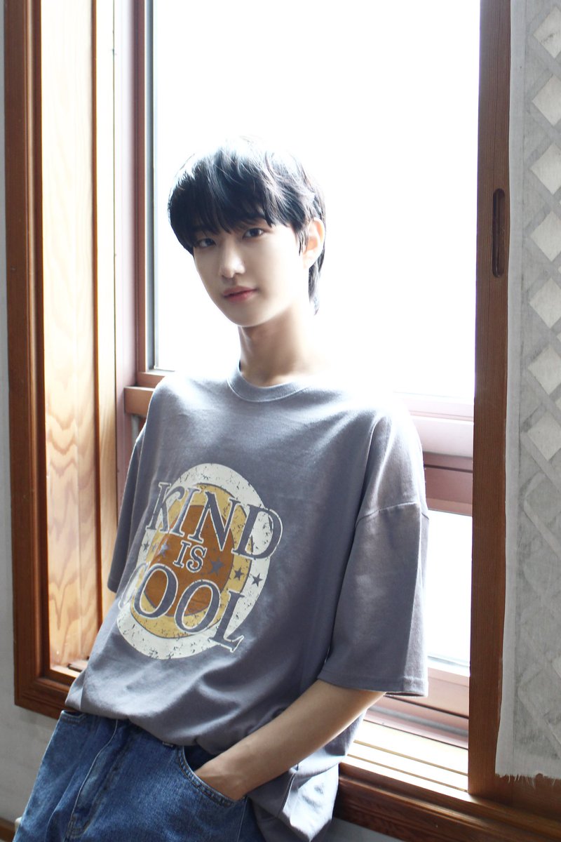 jflo_newkidd's tweet photo. [Behind] 뉴키드 우철이 출연한 웹드라마 '바이오옴므' 모두 보셨죠?😉 우철의 촬영 현장 비하인드 영상과 사진을 공개합니다🌿

💛https://t.co/g2bGUtIFRo
💚https://t.co/4RPPYA9Lgp

#Newkidd #뉴키드 #Woochul #우철 #바이오옴므 #Biohomme #webdrama #웹드라마 https://t.co/csHu34pLmR