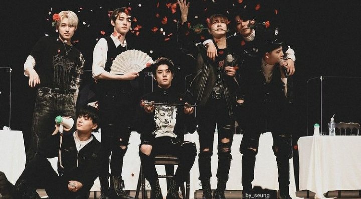 EngeneNiki1's tweet photo. REALLY WE ARE REALLY HAPPY FOR YOU GUYS HAPPY HAPPY 200 DAYS OF ENHYPEN PROUD TO BE AN ENGENE SARANGAE I LOVE YOU❤️A LOT
#ENHYPEN #CONGRATULATIONTOENHYPEN #ILoveYouツアー https://t.co/f51C22WFjb