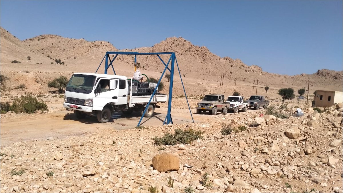 الحمدلله،  عادت المياه لمجاريها ، تم إصلاح الأعطال وفتح المياه ، بئر خب الخيس ، السليل #جبل_مقطع. 
استغرقت عملية الإصلاح حوالي ٢٠ يوم ، عانى خلالها الأهالي بسبب عدم وجود مصدر بديل بالقرب.
شكرا لكل من ساهم في عودة المياه.
@owwsccare_om