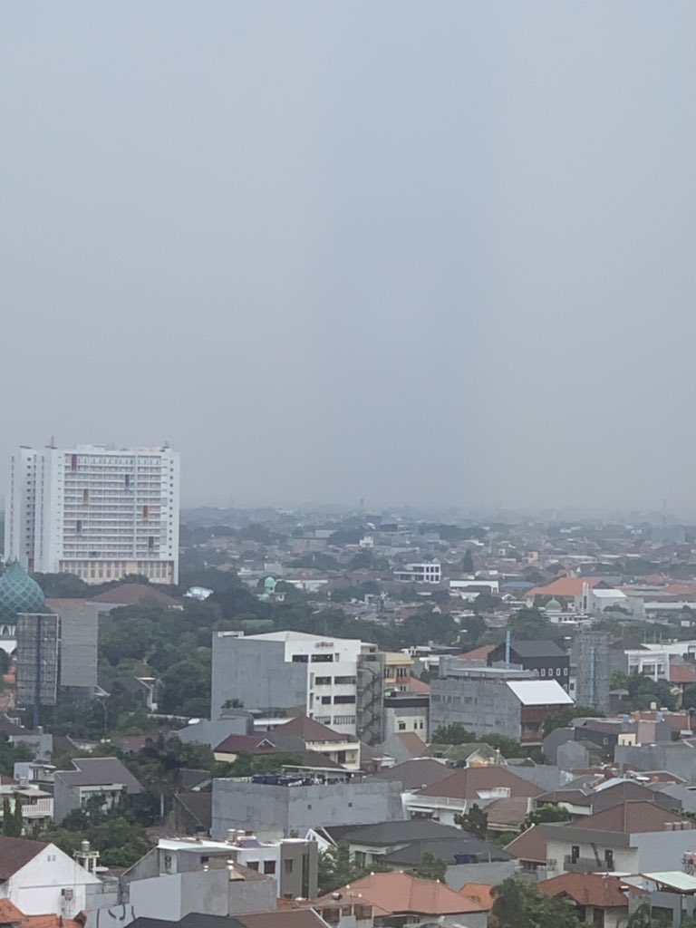 Jadiii… kami barusan baca report dari <a href="/GreenpeaceSEA/">Greenpeace Southeast Asia</a> yang bisa ngejelasin kenapa #polusiudara belakangan ini memburuk

From this                           to this