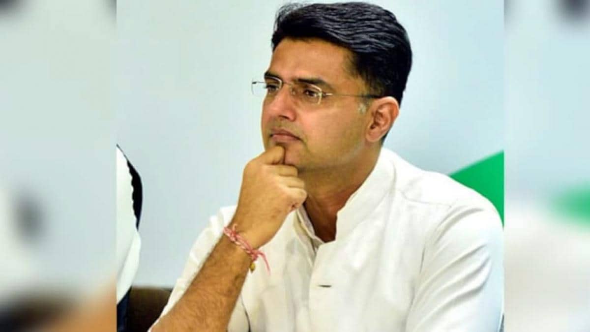 PilotWithPeopl2's tweet photo. हमें गद्दार कहने वाले अपने गिरेबान में झाकें।
#सचिन_पायलट_नाम_नही_ब्रांड_है 
@SachinPilot @MukeshBhakar_ @rameshmeena63 @IndrajGurjarinc @RamniwasGawriya @GRKhatana_ @Ved_Solanki1 @Hemaram_INC @INCRajasthan @1stIndiaNews @RajCMO @News18Rajasthan https://t.co/PKLpoo0DPJ