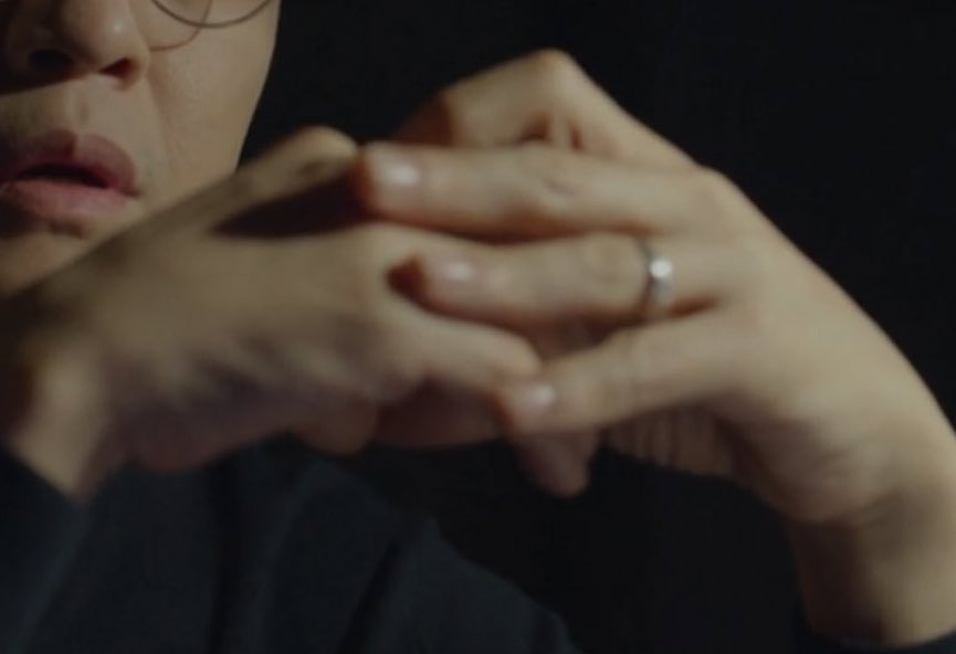 sideulcollector's tweet photo. 반지 손이 왜케 꼴림진짜 아오 https://t.co/d25sS7KPLp