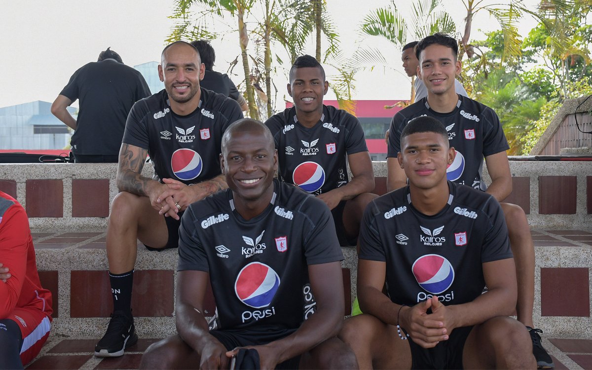 AmericadeCali's tweet photo. 🏃‍♂️ Nuestros jugadores presentaron hoy los exámenes y evaluaciones para el inicio de pretemporada. Mañana, será el primer entreno a cargo del profesor Juan Carlos Osorio. 🇦🇹 https://t.co/VOmxMBs4Ve