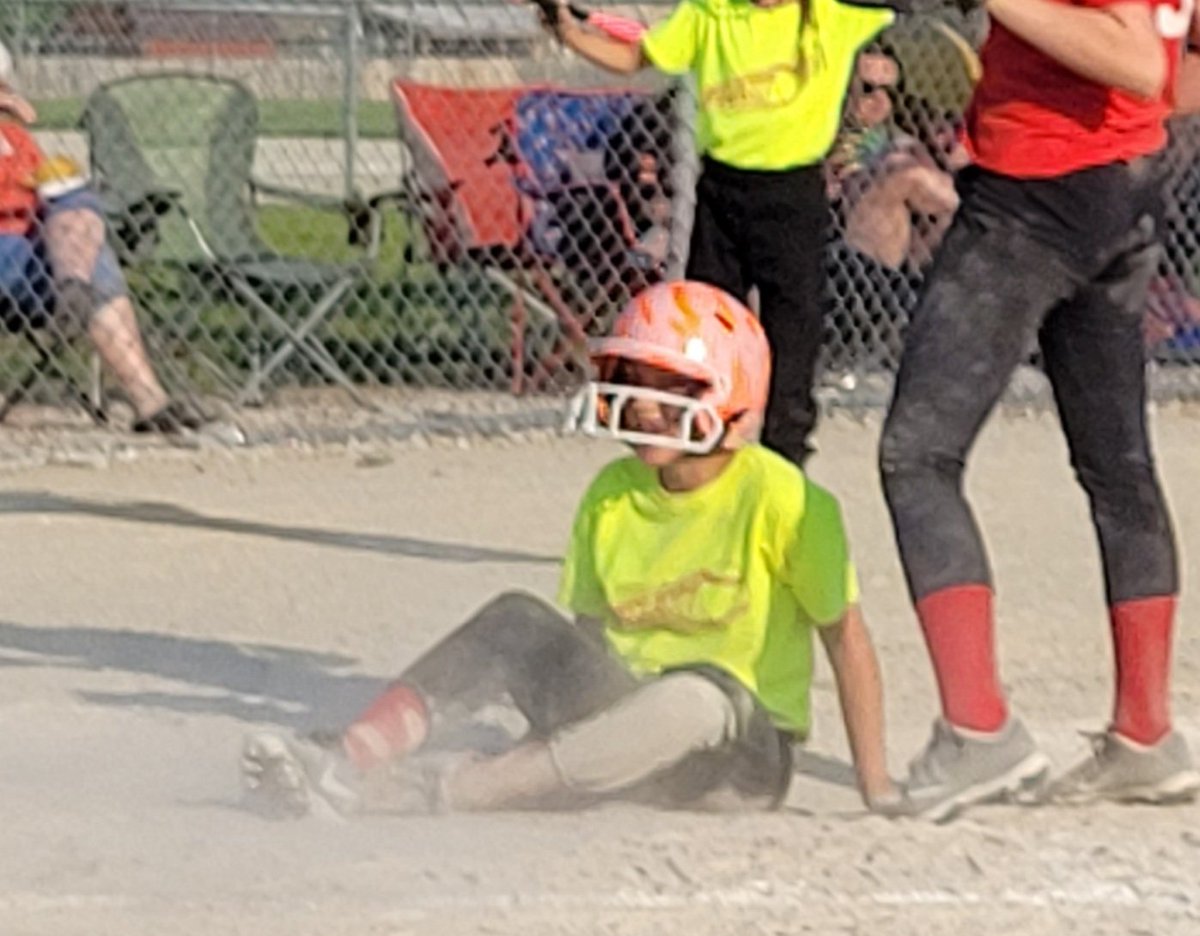 terryfreeman53's tweet photo. Love to watch her play. Great way to end the day!
#ILoveToWatchYouPlay
#ifidietonightknowiwashappytodayhappened
#GoTEAMVelocity https://t.co/GVROJ7T9T3