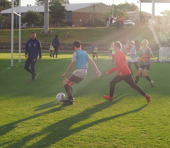 GreaterBankAU's tweet photo. What an arvo at #JetsPLAY Maitland! 🔴🔵 200 local @NewcastleJetsFC fans got up close and personal with their heroes one final time for the season, and loved every minute of it! We can't wait to get started again in season 21/22! #JetsCONNECT #growgreatertogether #MadeOfNewcastle https://t.co/hXDGn2Hqs2