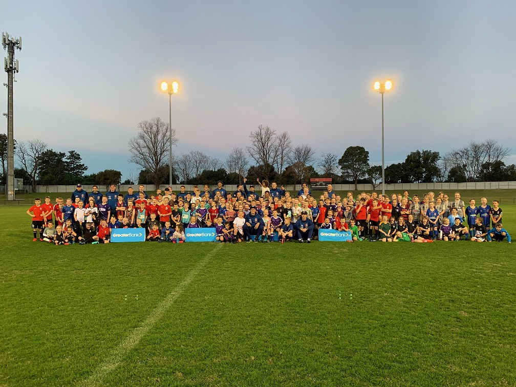 GreaterBankAU's tweet photo. What an arvo at #JetsPLAY Maitland! 🔴🔵 200 local @NewcastleJetsFC fans got up close and personal with their heroes one final time for the season, and loved every minute of it! We can't wait to get started again in season 21/22! #JetsCONNECT #growgreatertogether #MadeOfNewcastle https://t.co/hXDGn2Hqs2