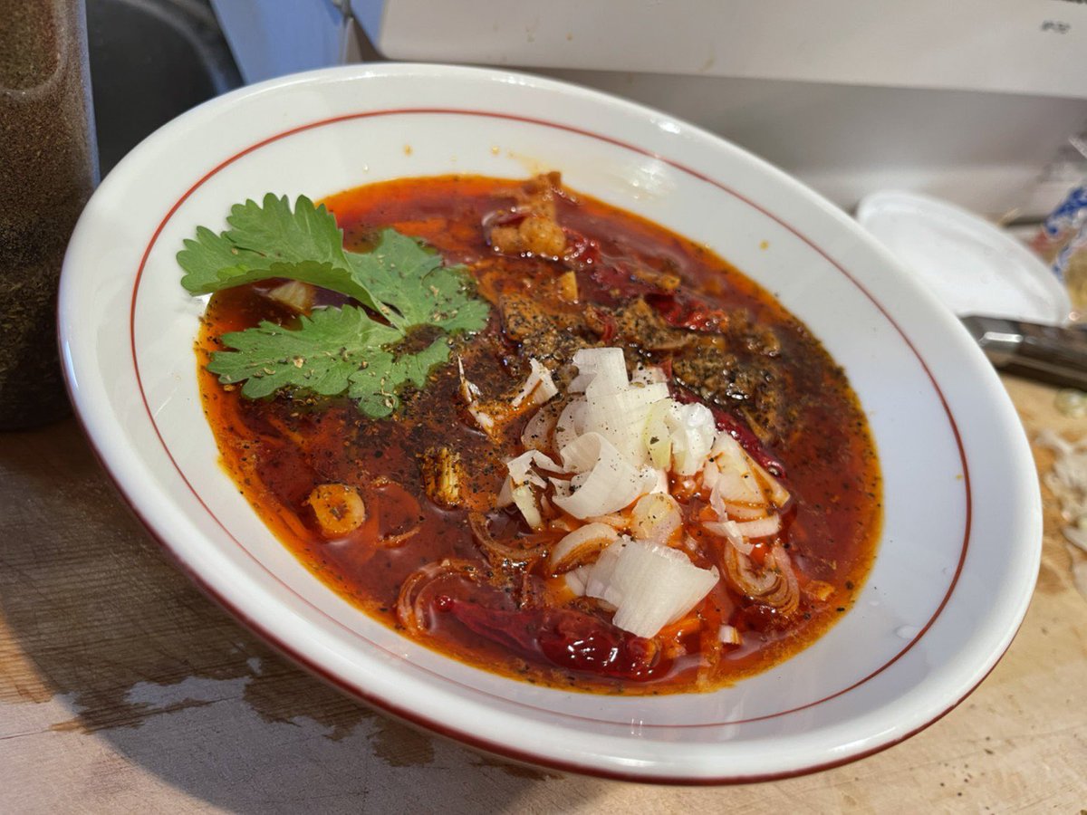 ramendyuc's tweet photo. おはようございます。辛いラーメンも開発中でございます。
辛いの好きな方にも満足して頂ける様に頑張ります‼️
ご来店お待ちしております。 https://t.co/Oid03DndMv